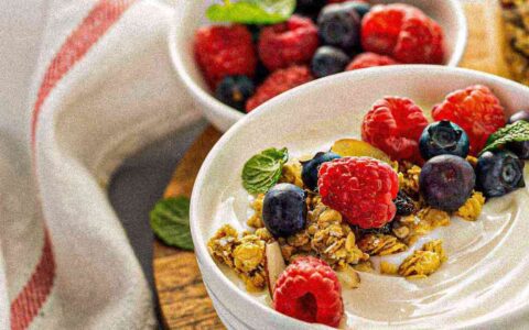 smoothie bowl with fruit
