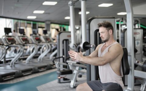 guy working out at the gym