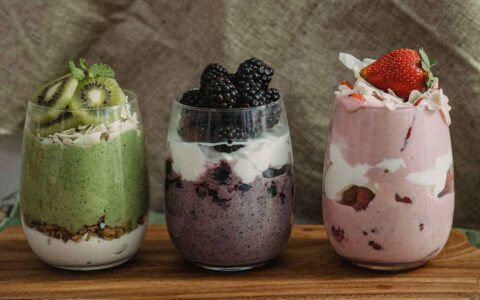 yogurt parfait with fruit